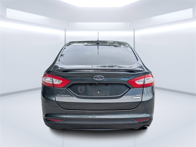 2015 Ford Fusion SE photo 4