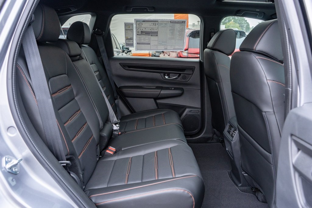 2026 Honda CR-V Hybrid Sport-L photo 12