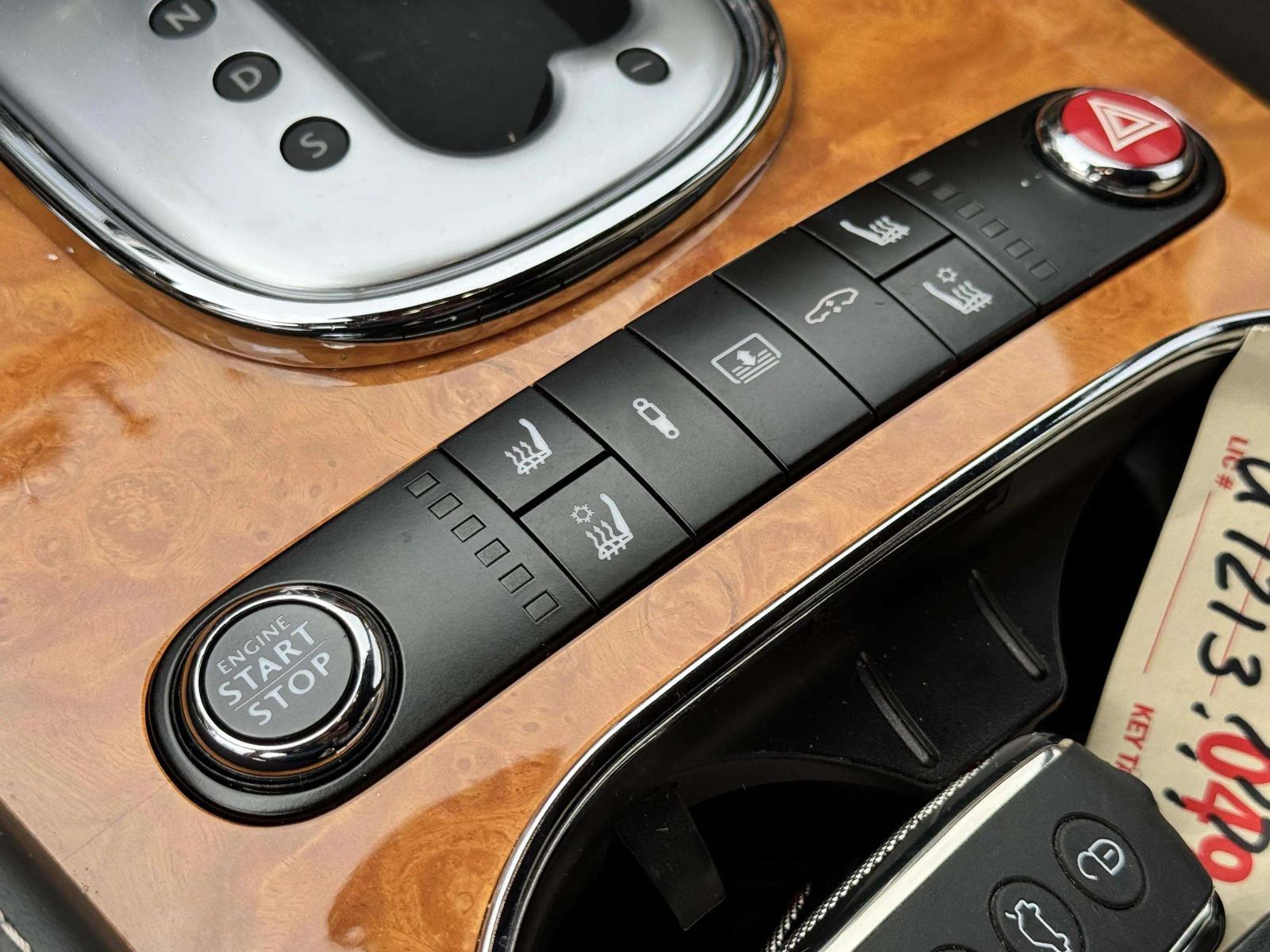 2014 Bentley Flying Spur Base photo 47