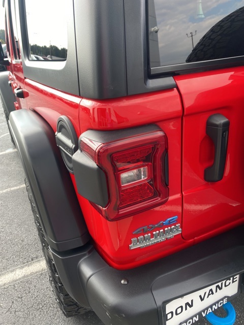 2023 Jeep Wrangler Rubicon 4xe photo 9