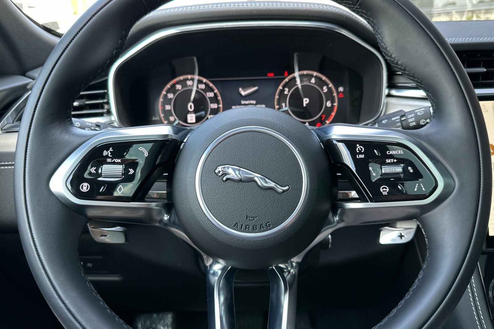 2025 Jaguar F-PACE P250 R-Dynamic S photo 22