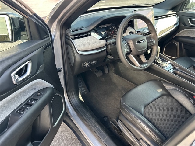2024 Jeep Compass Latitude photo 9