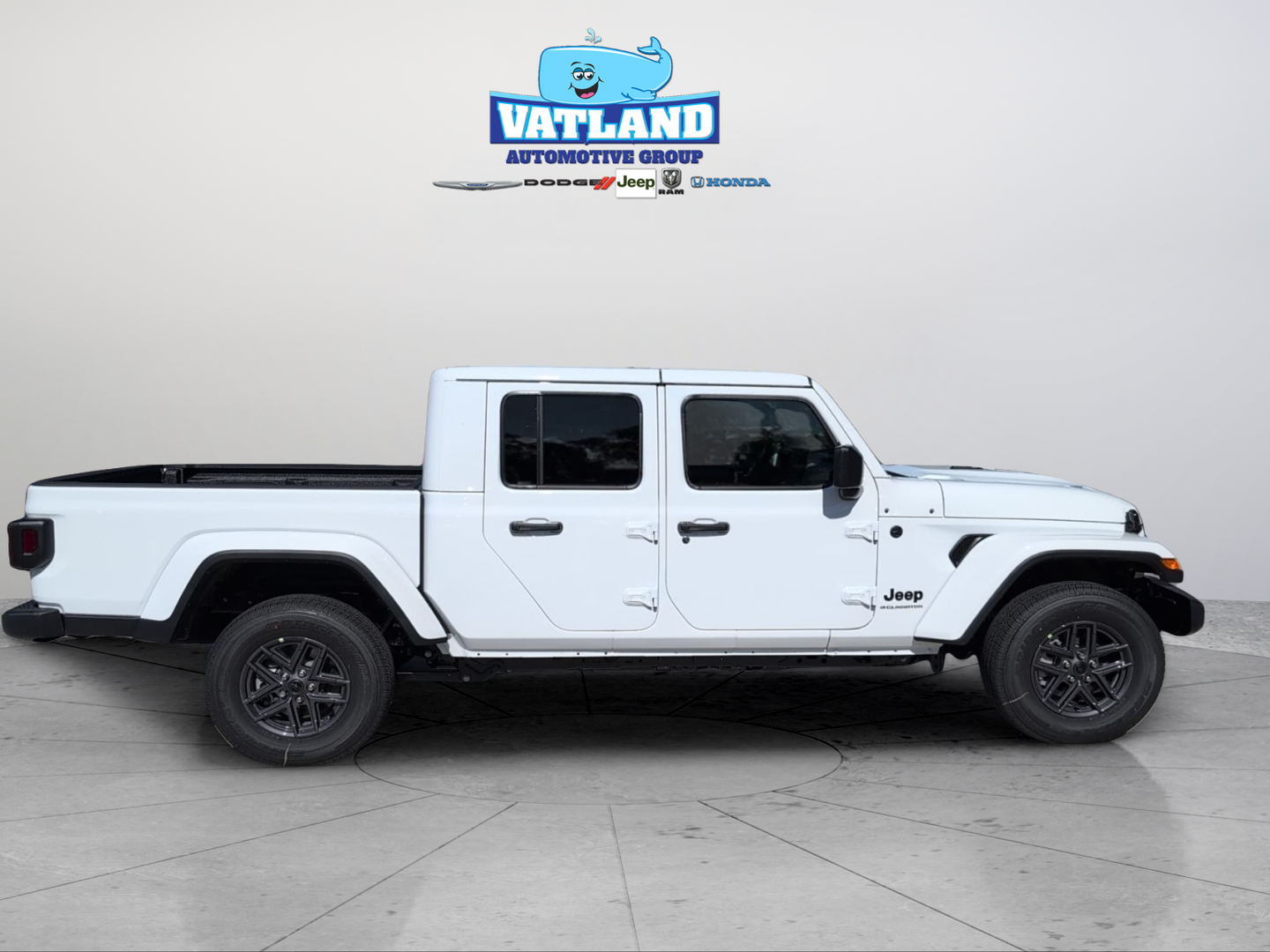 2025 Jeep Gladiator Sport S photo 2
