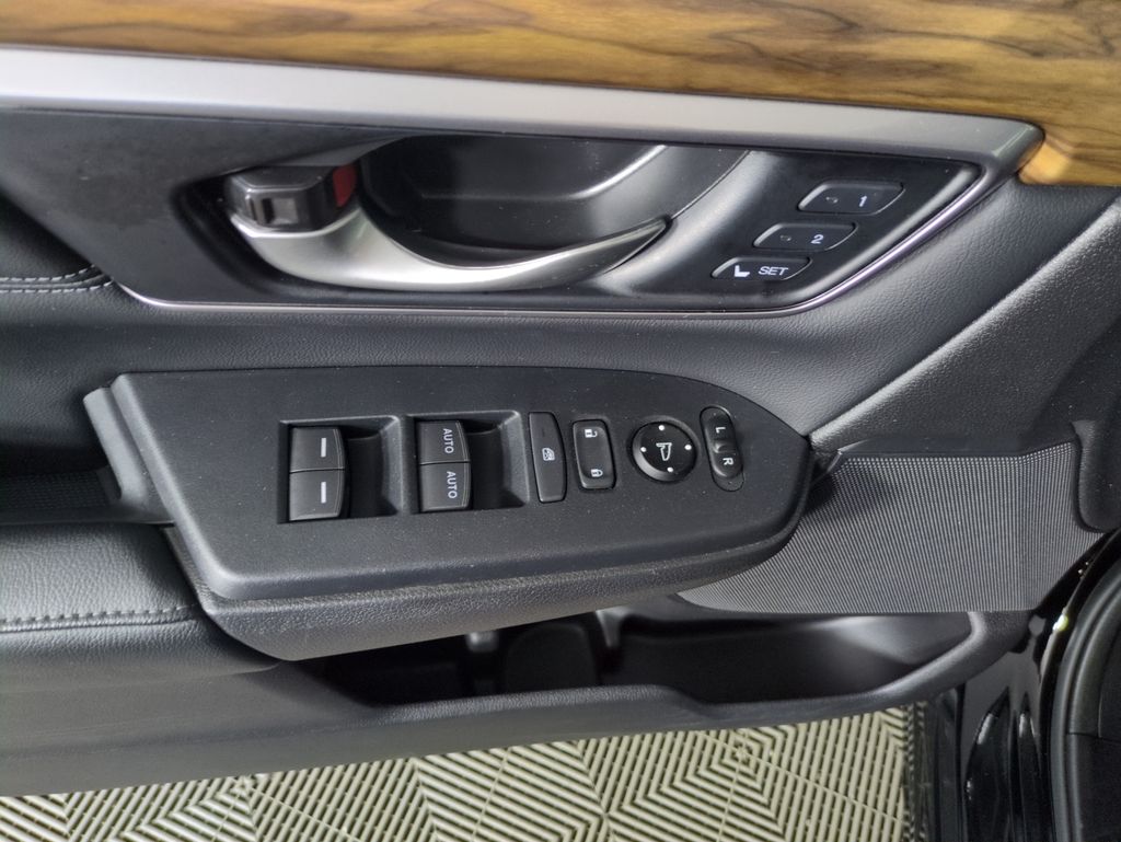 2021 Honda CR-V Hybrid Touring photo 10