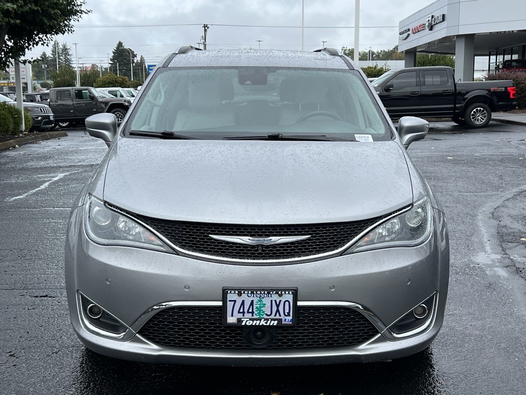 2017 Chrysler Pacifica Touring Plus photo 2