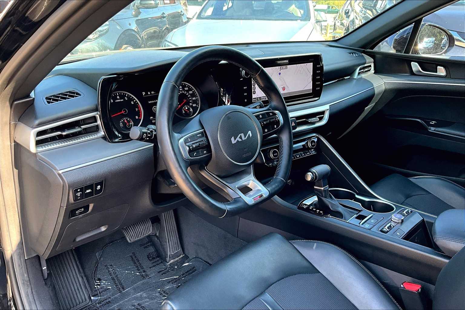 2022 Kia K5 GT-Line photo 16