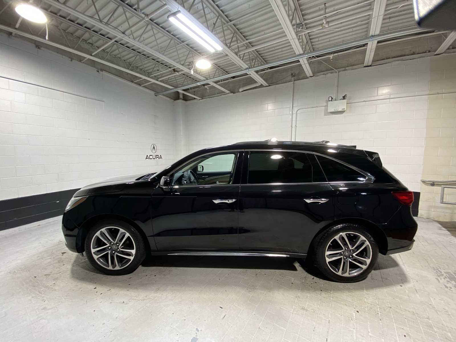 2018 Acura MDX Advance SH-AWD photo 3