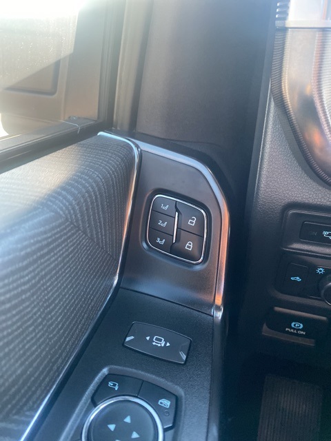 2022 Ford F-150 Platinum photo 14