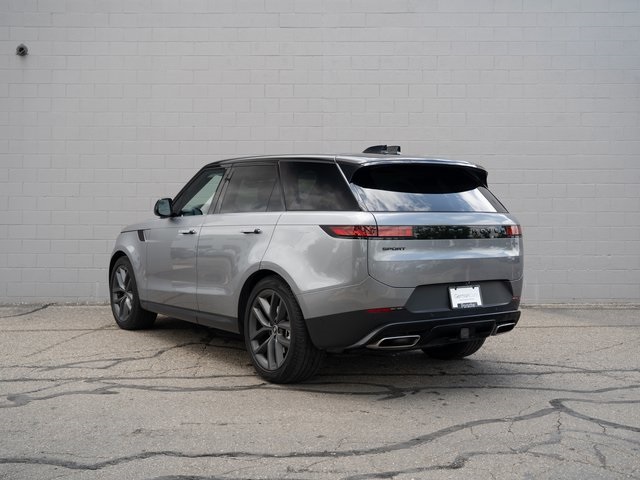 2024 Land Rover Range Rover Sport SE photo 3