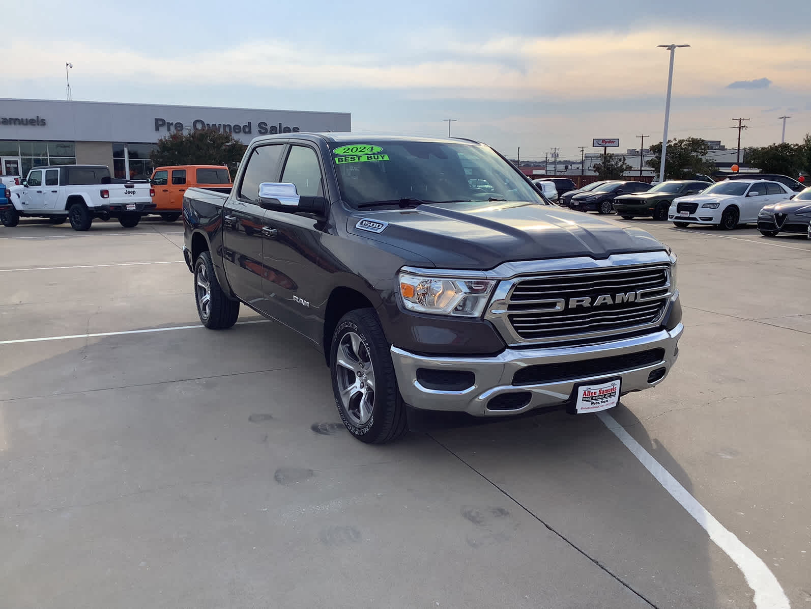 2024 Ram 1500 Laramie photo 2