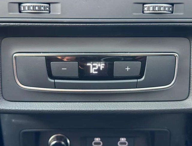 2023 Audi Q7 45 Premium photo 12