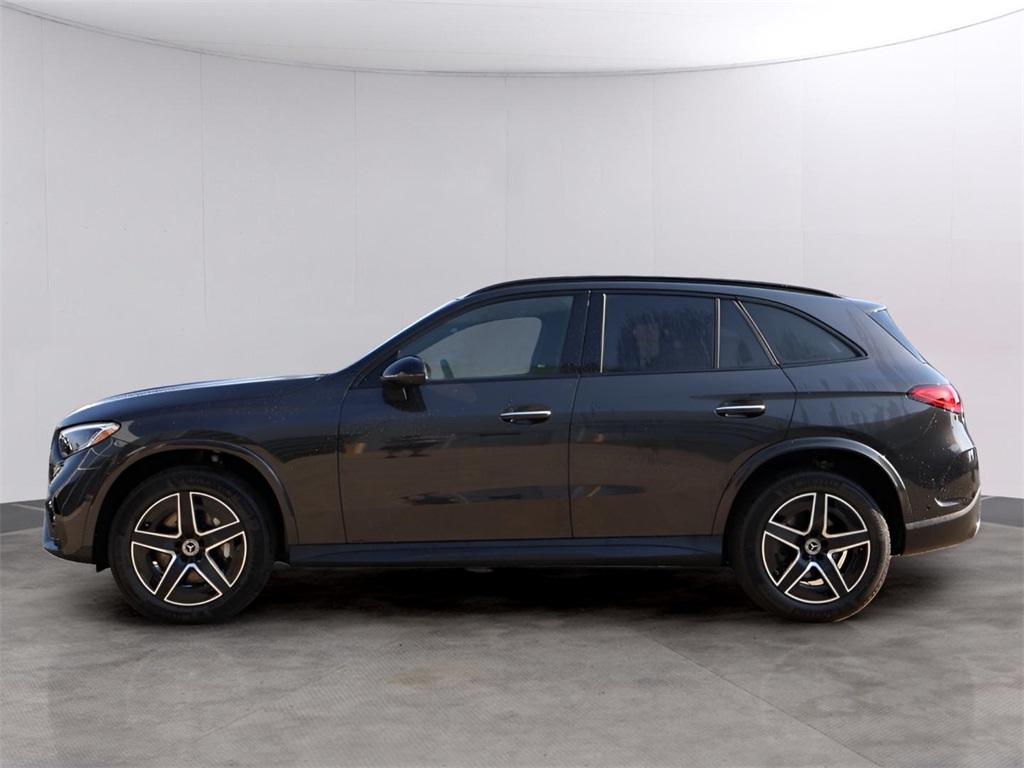 2025 Mercedes Benz GLC 300 4MATIC photo 4