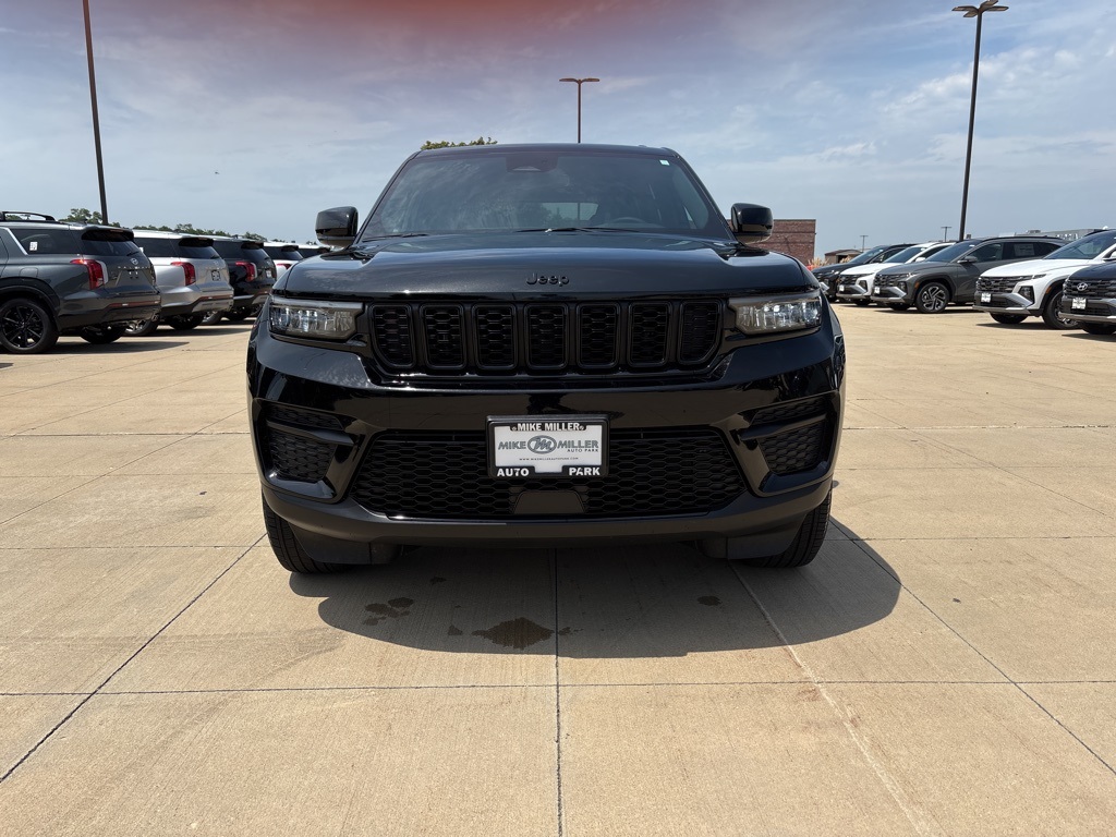 2024 Jeep Grand Cherokee Altitude photo 8