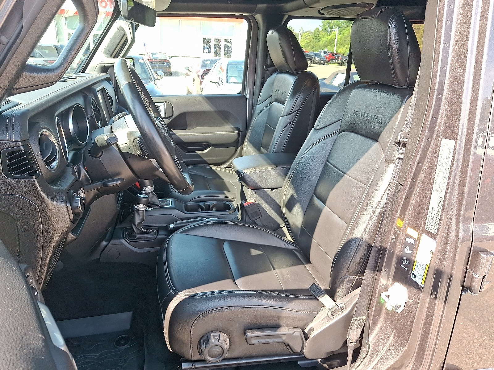 2022 Jeep Wrangler Unlimited Sahara photo 13