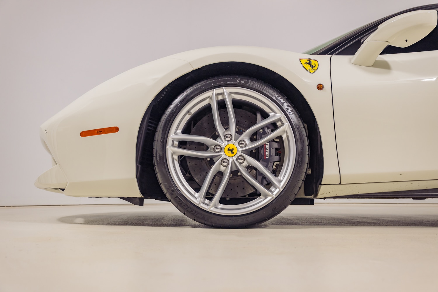 2016 Ferrari 488 GTB photo 29