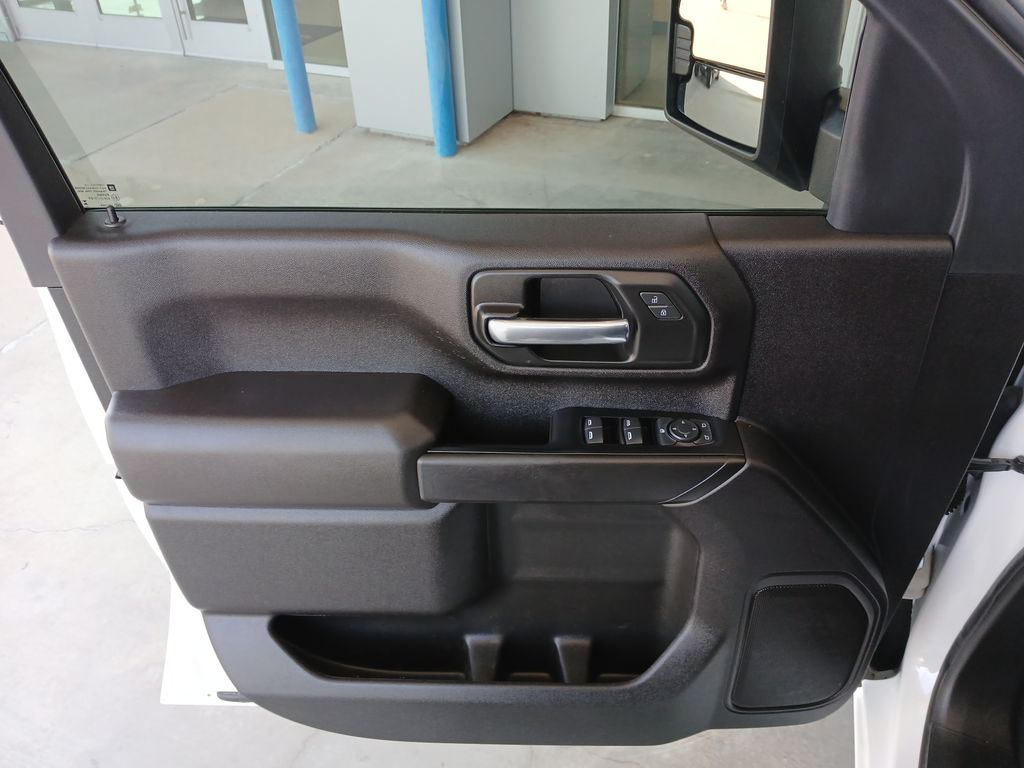 2024 Chevrolet Silverado 2500HD Custom photo 21