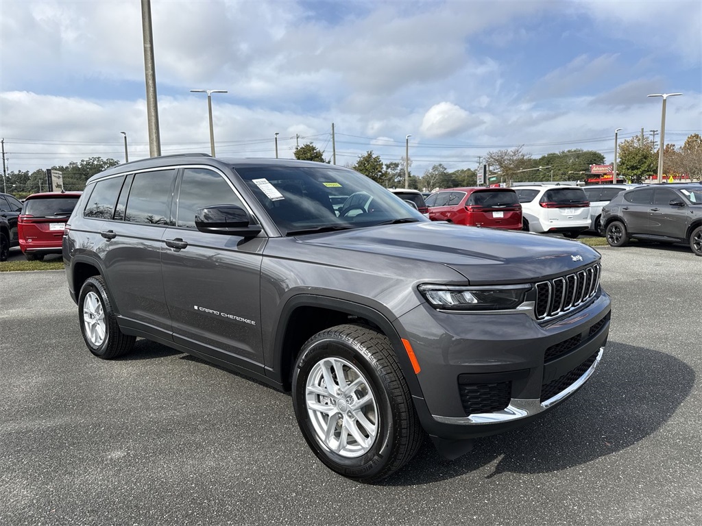 2025 Jeep Grand Cherokee L Laredo's photo