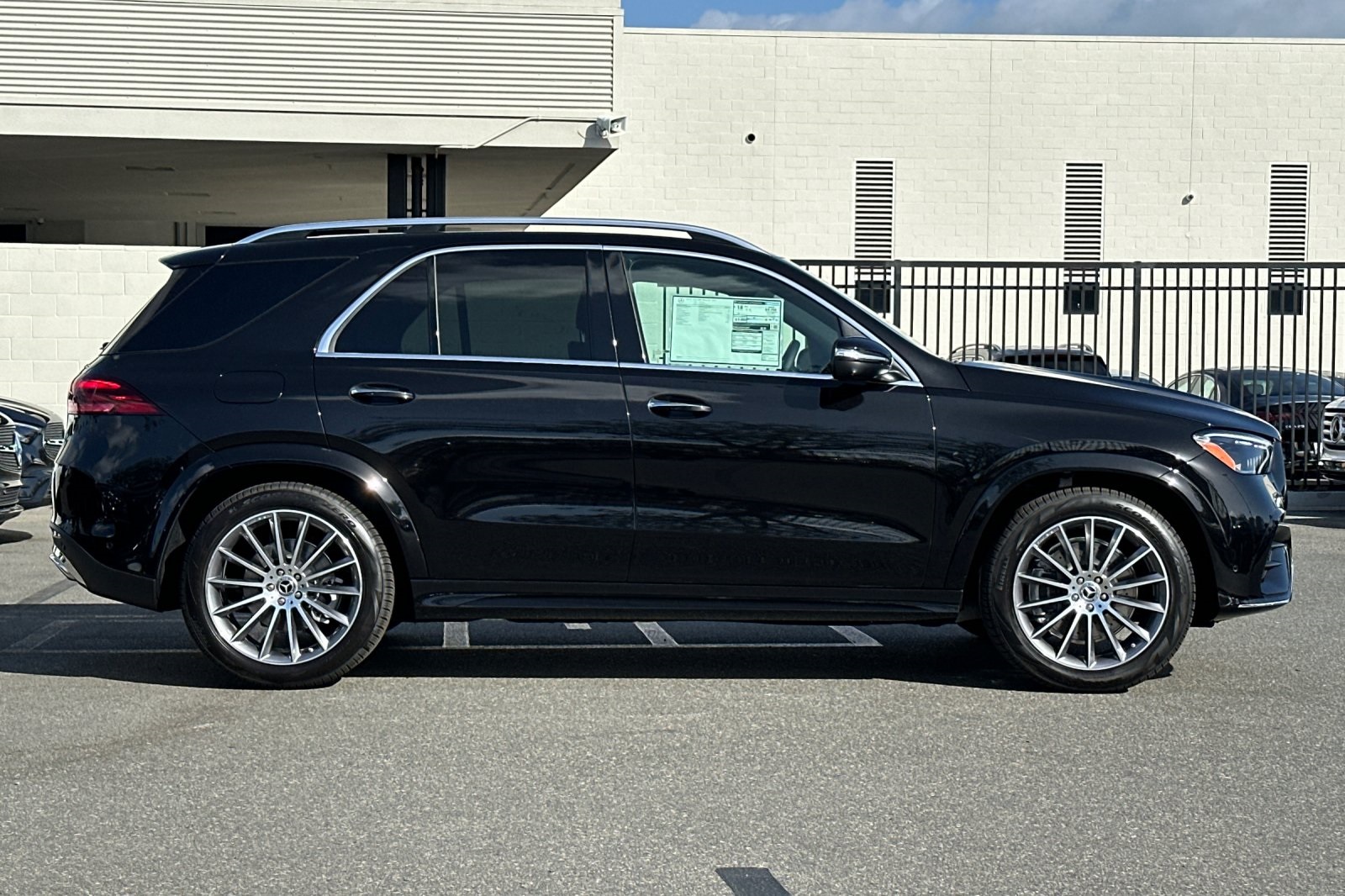 2026 Mercedes Benz GLE 580 4MATIC photo 4