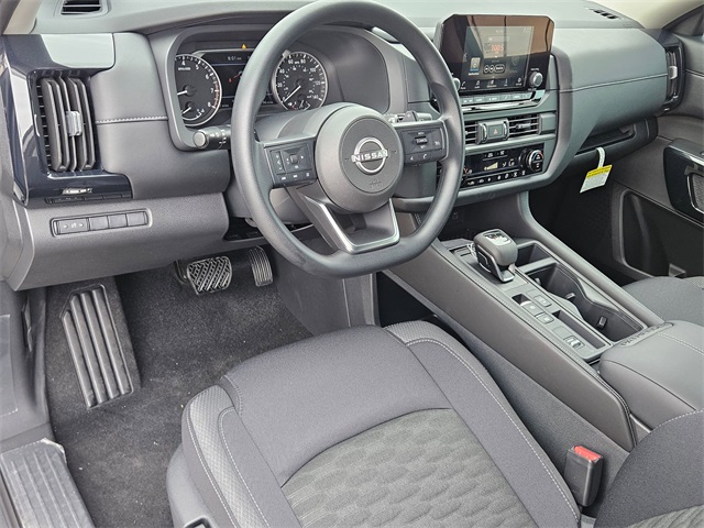 2025 Nissan Pathfinder S photo 5