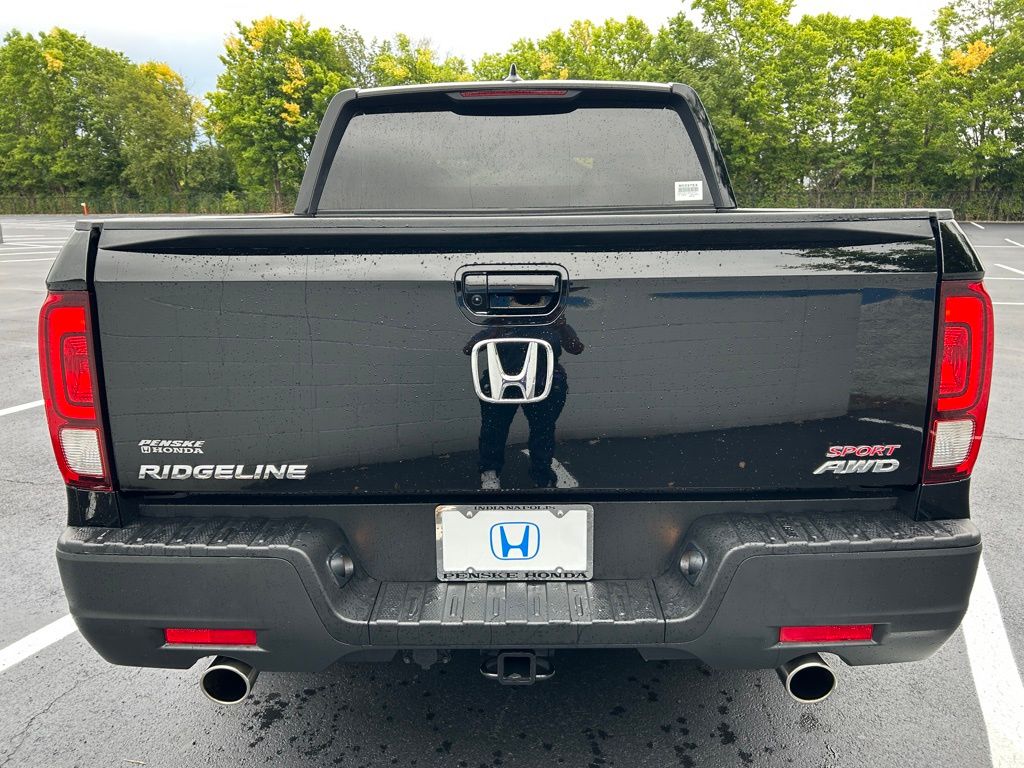2023 Honda Ridgeline Sport photo 3