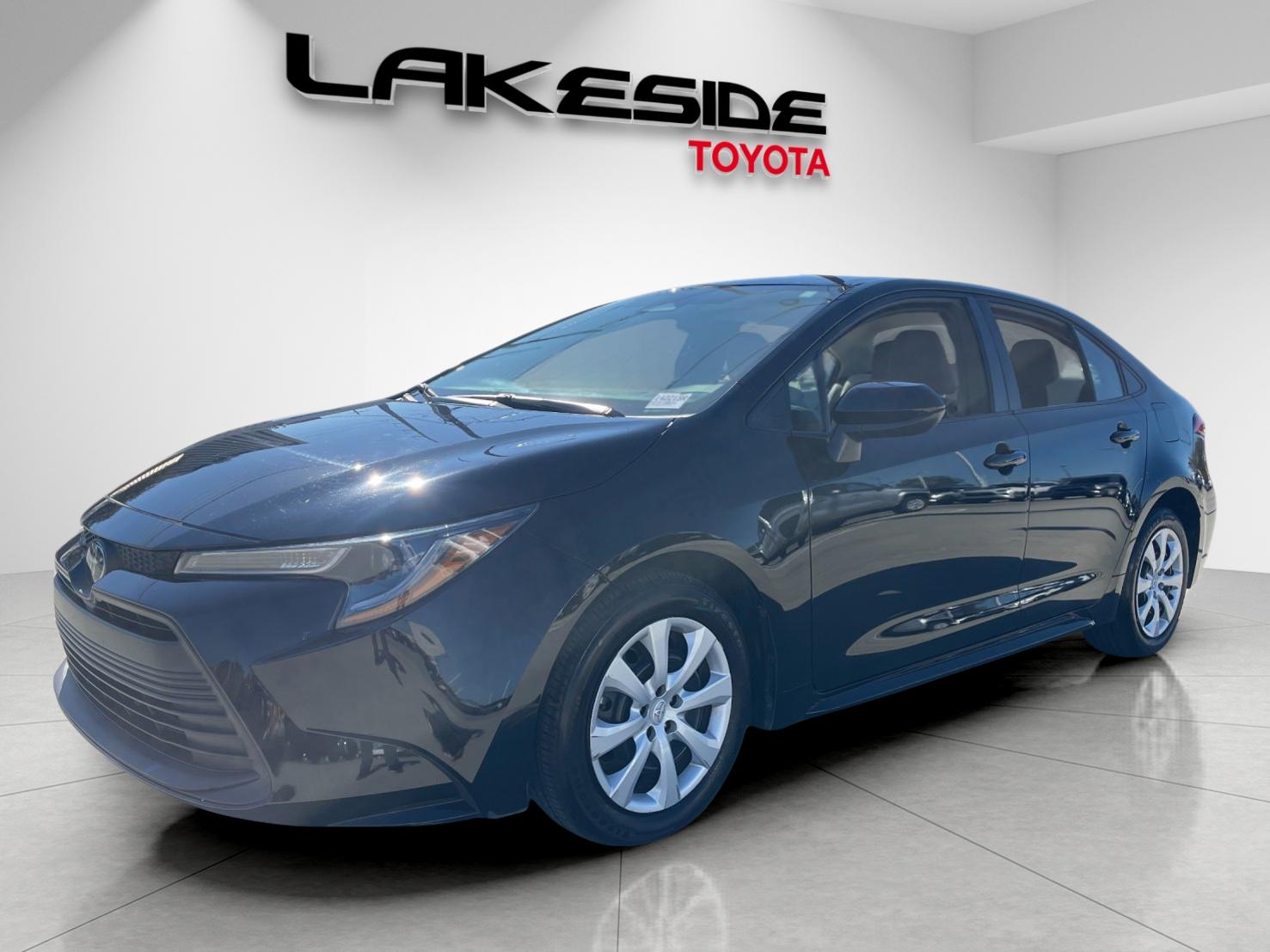 Used 2025 Toyota Corolla LE with VIN 5YFB4MDE8SP231120 for sale in Northfield, Minnesota