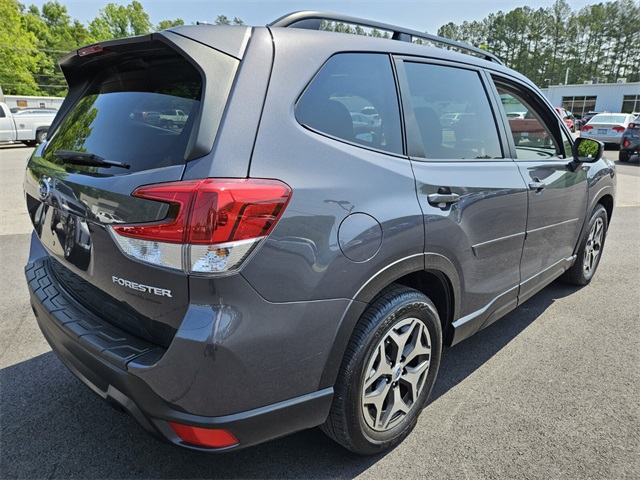 2021 Subaru Forester Premium photo 7