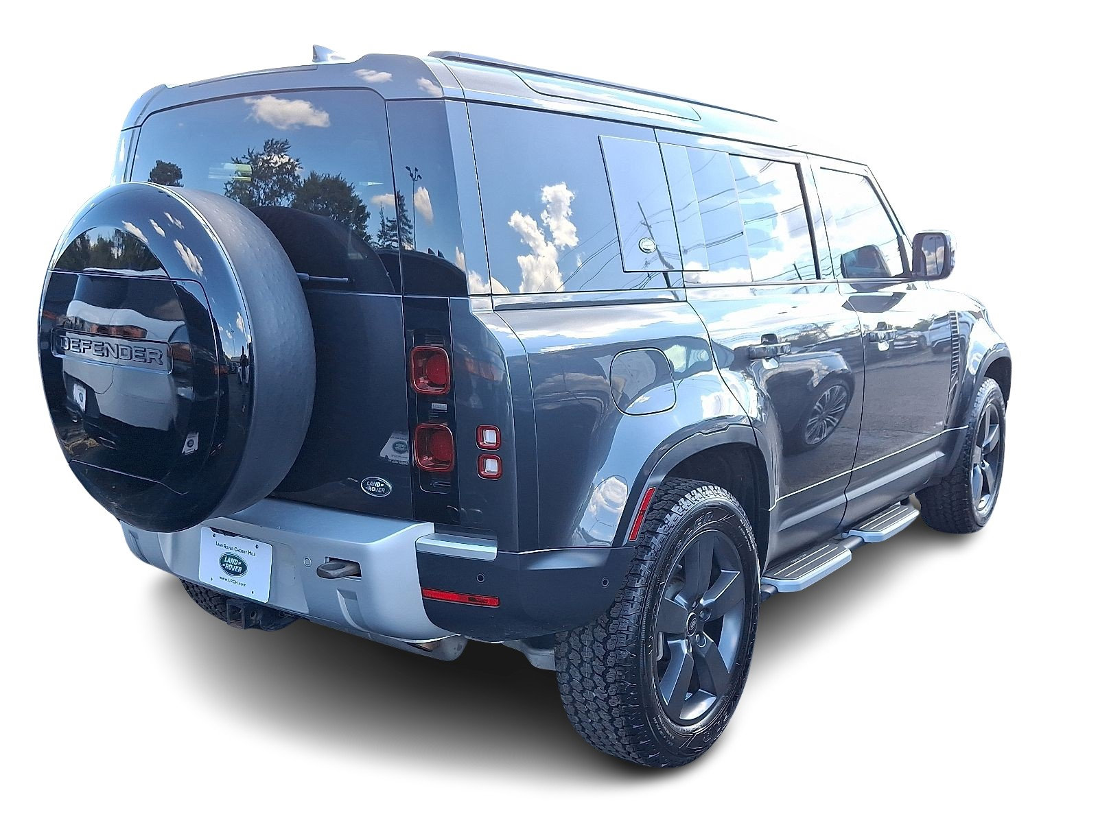 2023 Land Rover Defender 110 SE photo 3