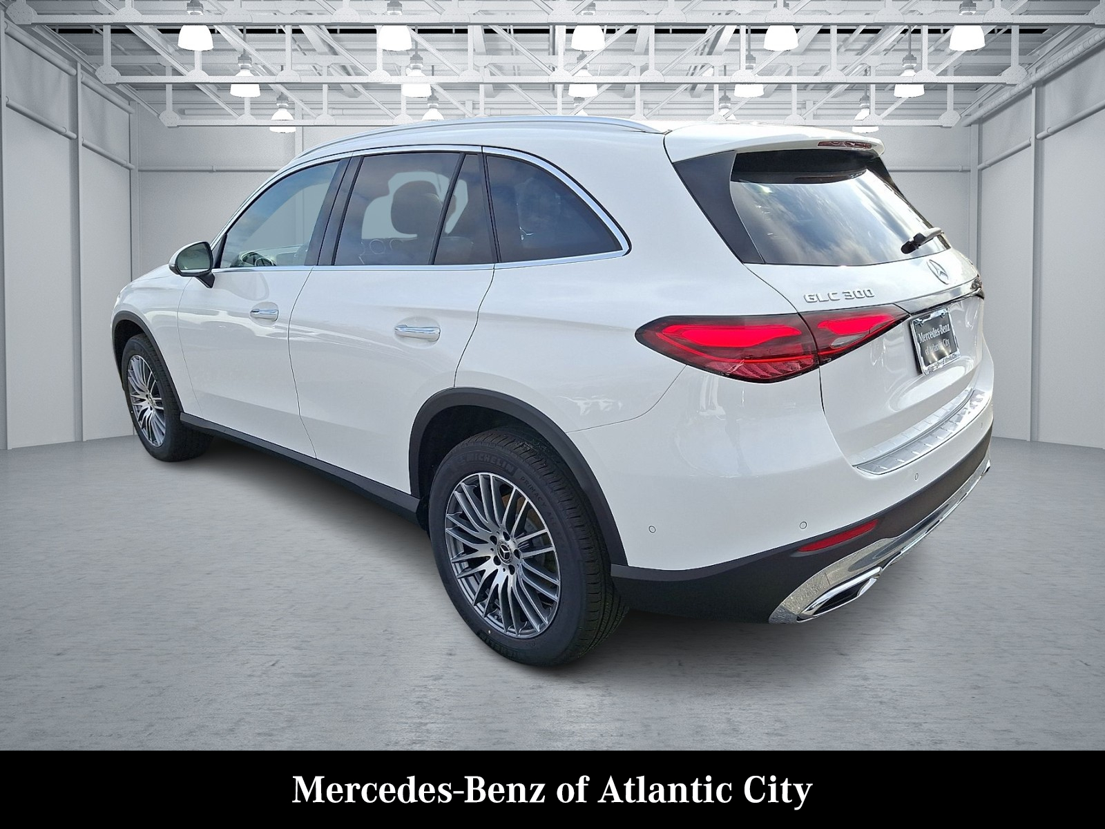 2026 Mercedes Benz GLC 300 4MATIC photo 2