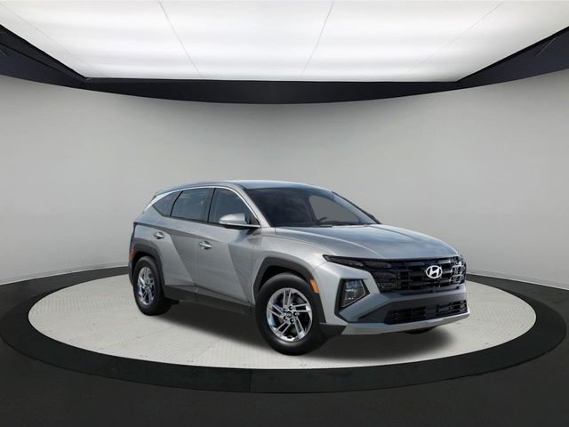2026 Hyundai Tucson SE photo 2