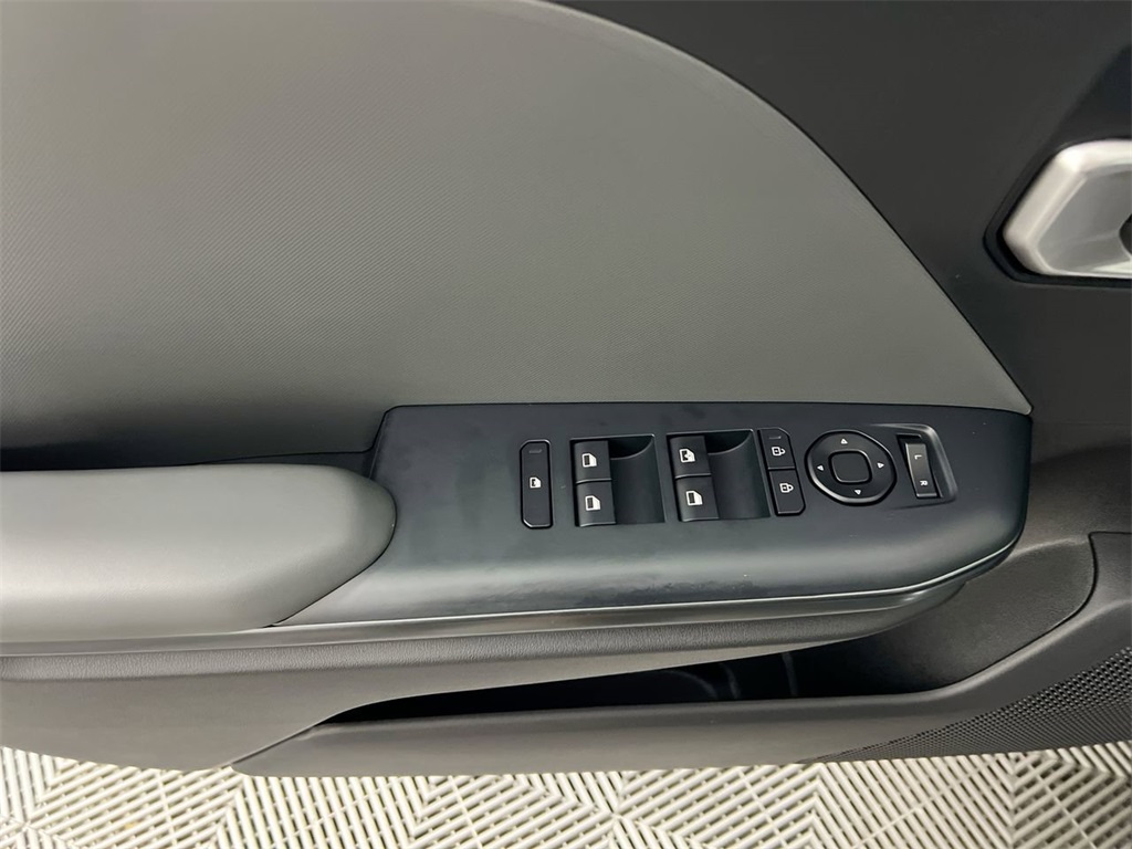 2025 Kia K4 LX photo 15