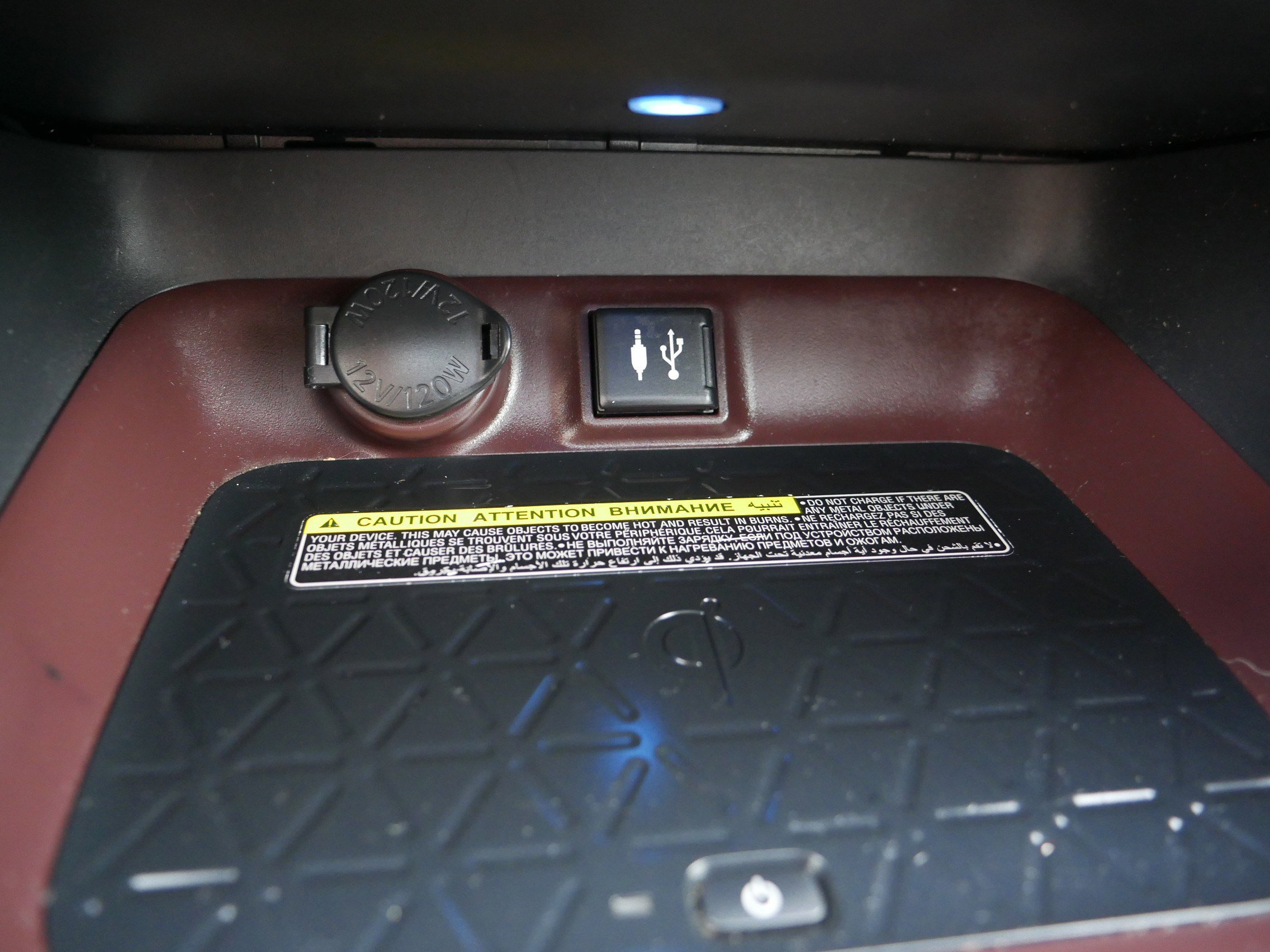 2019 Toyota RAV4 Hybrid Limited photo 28
