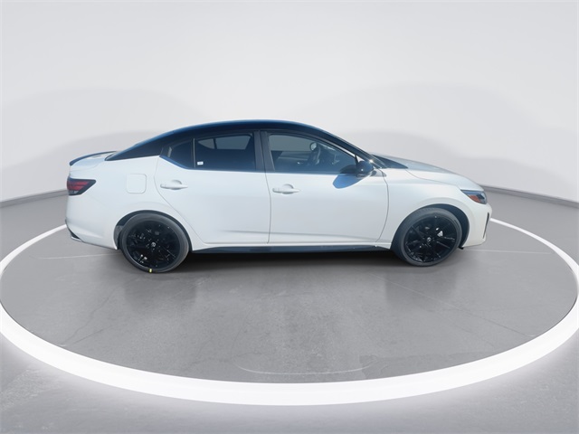 2025 Nissan Sentra SR photo 9