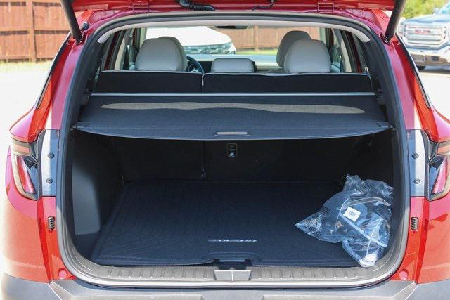 New 2025 Red Hyundai SEL Convenience FWD image 6