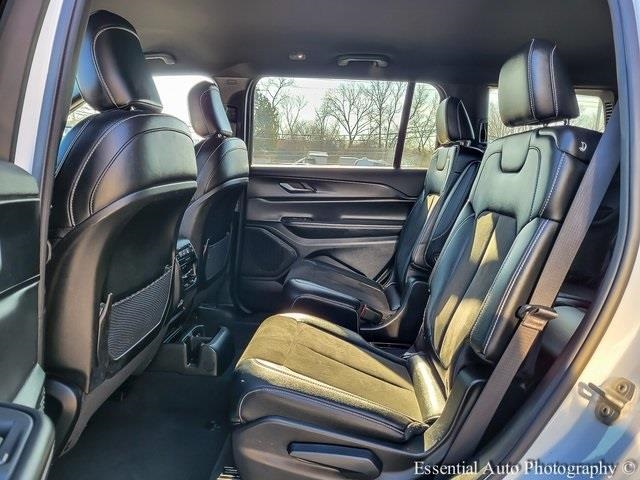 2023 JEEP GRAND CHEROKEE L - Image 11