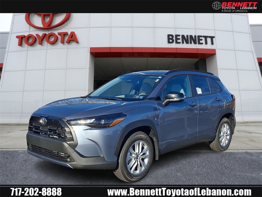 2026 Toyota Corolla Cross LE's photo