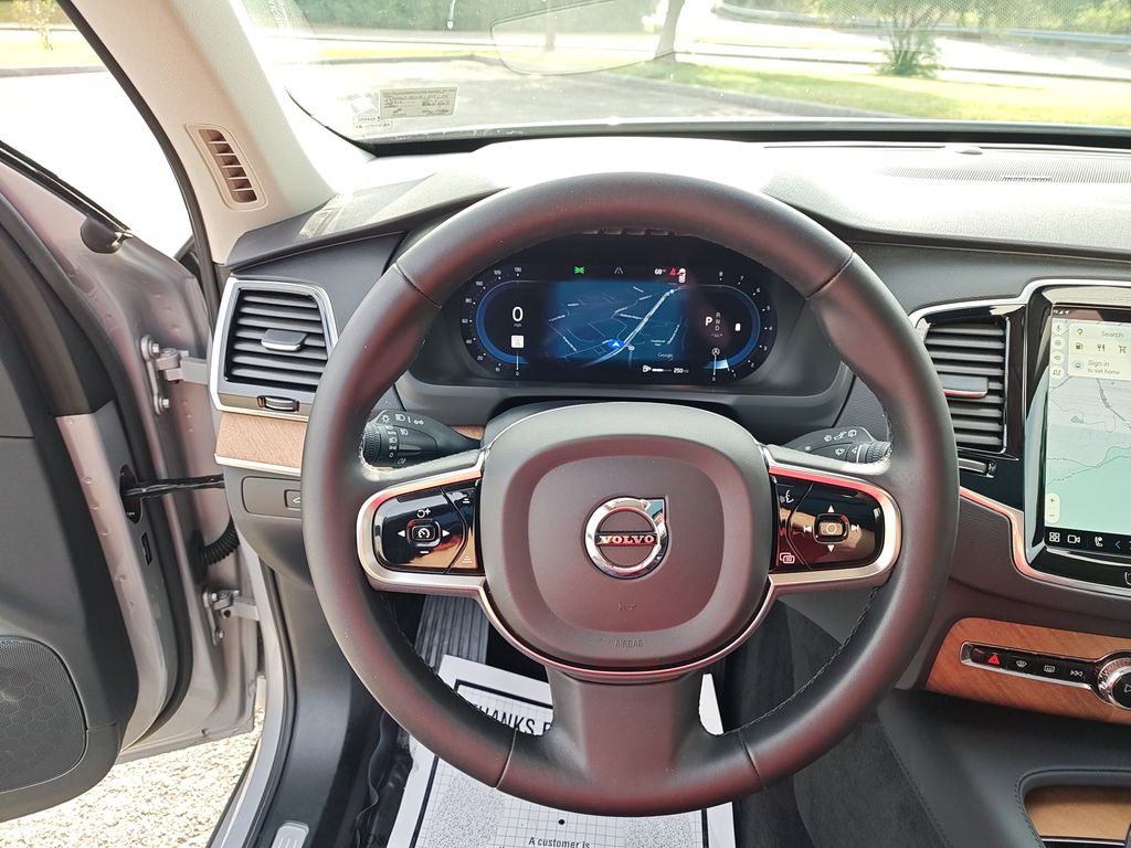 2024 Volvo XC90 Plus photo 17