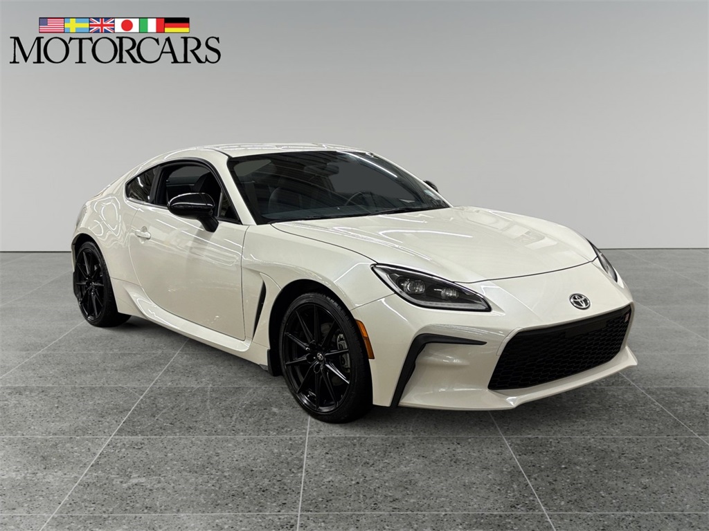 2024 Toyota GR86 Premium's photo