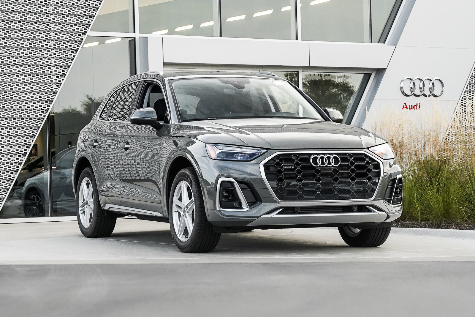 2024 Audi Q5 Premium Plus's photo