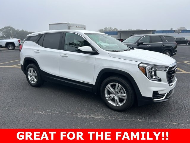 2024 GMC Terrain SLE's photo