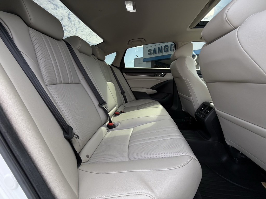 2021 Honda Accord Touring 2.0T photo 21