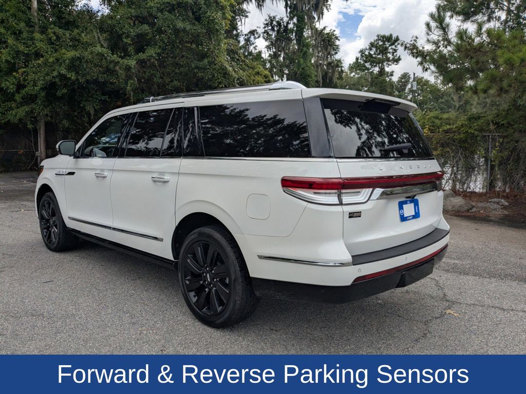 2023 Lincoln Navigator L Reserve photo 4