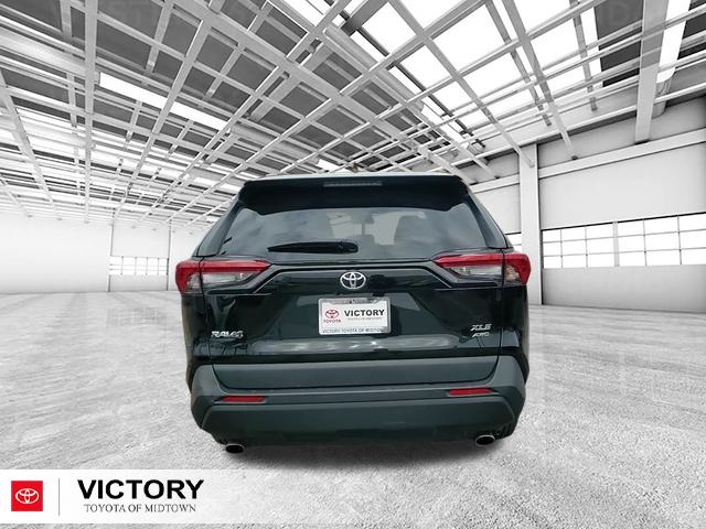 2023 Toyota RAV4 XLE photo 3