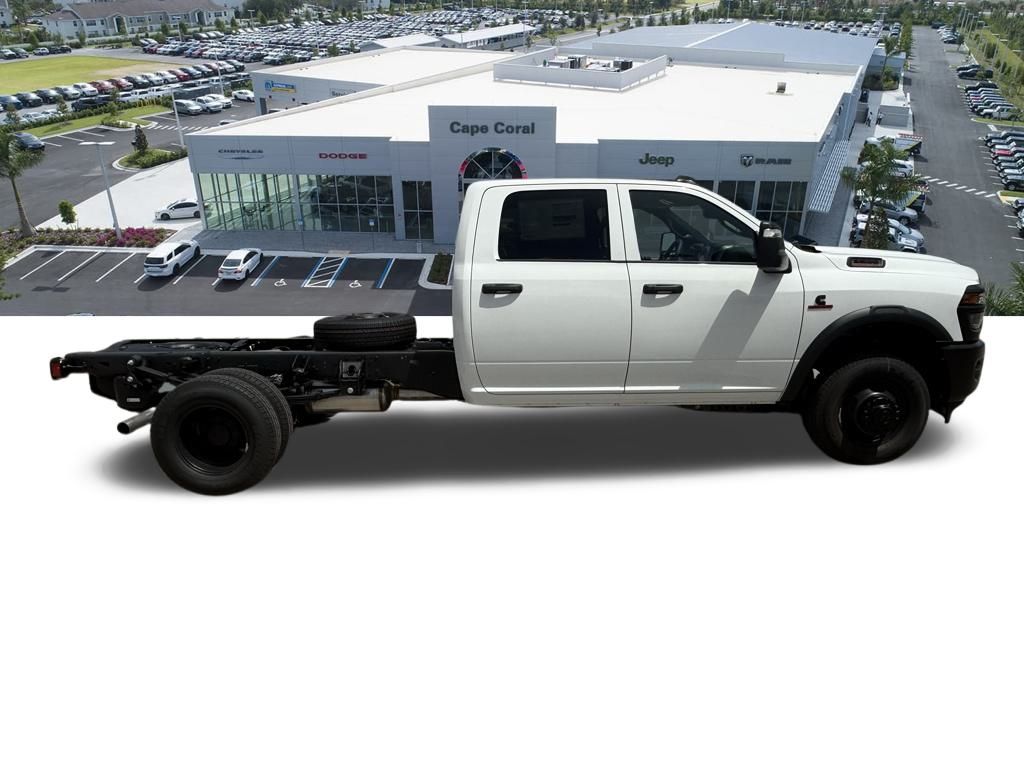 2025 Ram 3500 Tradesman photo 3
