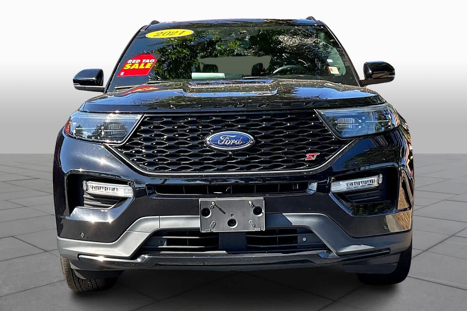 2021 Ford Explorer ST photo 3