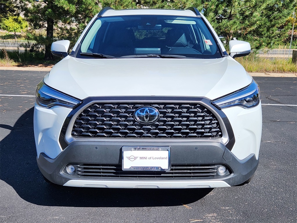 2022 Toyota Corolla Cross XLE photo 3