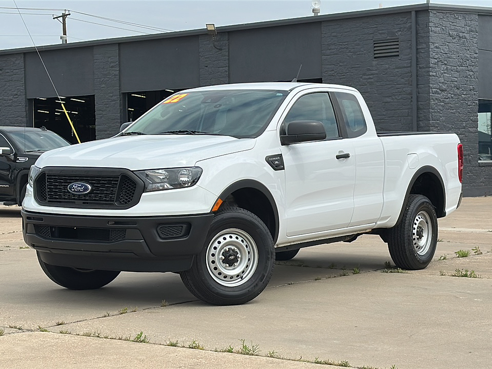 Used 2022 White Ford XL image 2