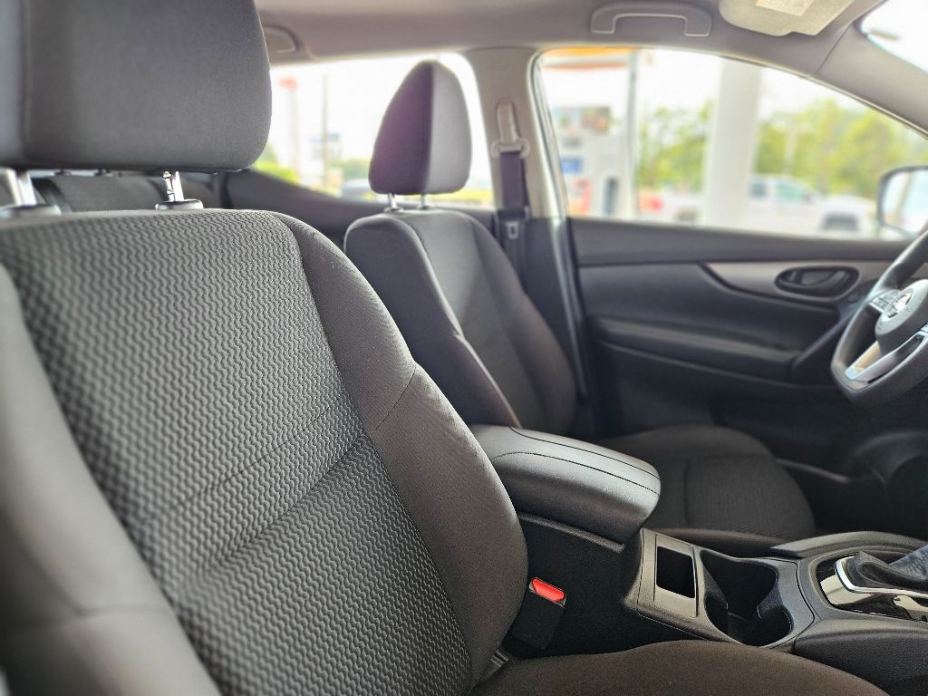 2022 Nissan Rogue Sport S photo 11