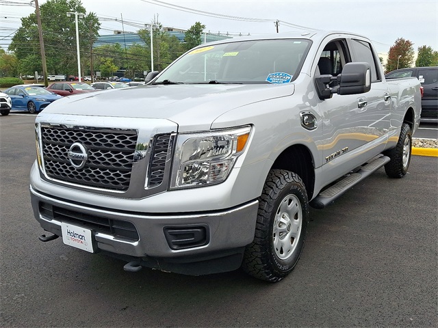 2017 Nissan Titan SV photo 4
