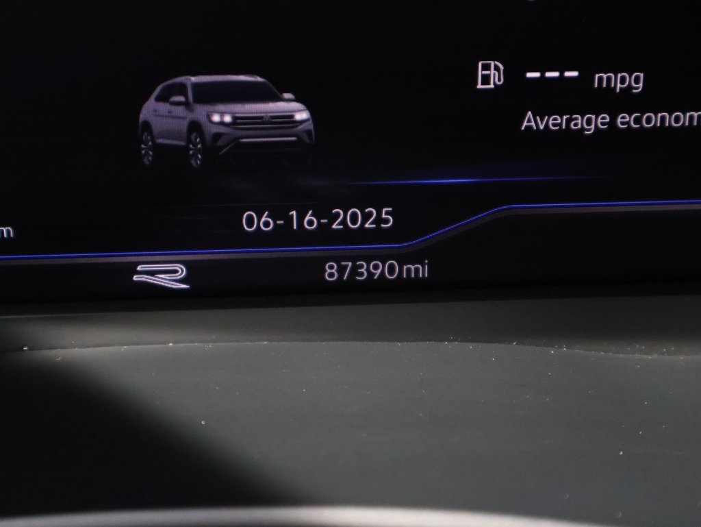 2023 Volkswagen Atlas Cross Sport V6 SEL R-Line photo 28