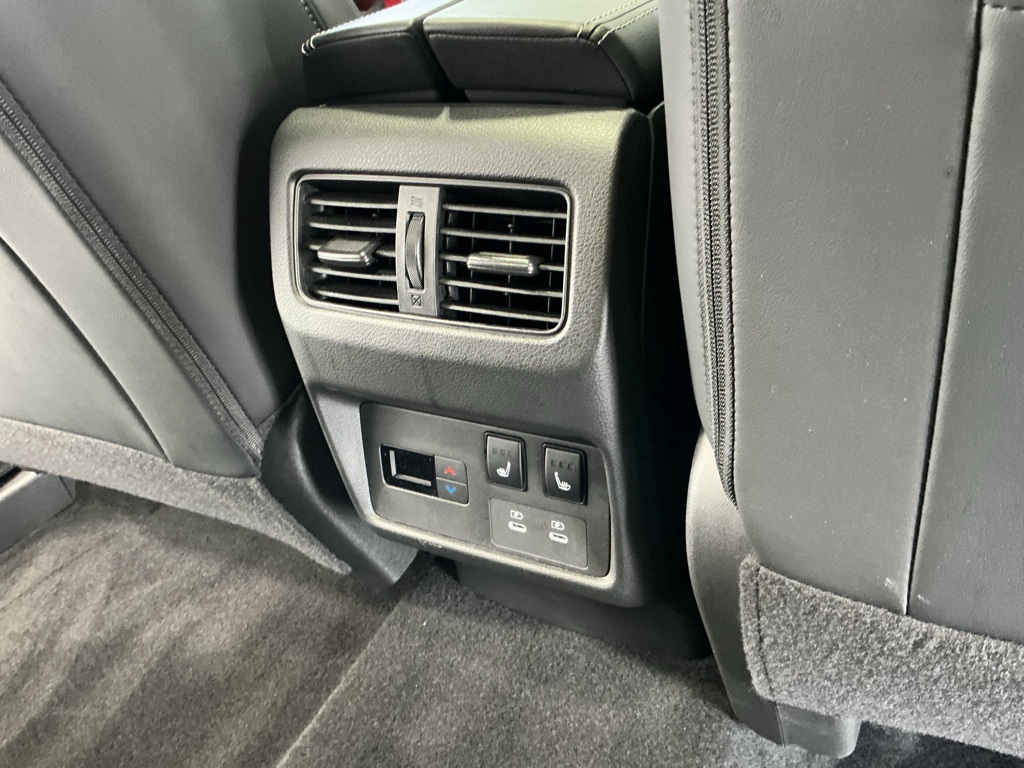 2024 Nissan Rogue Platinum photo 25